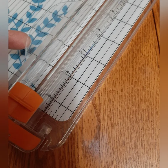 Paper Cutter - Picture 2 of 3